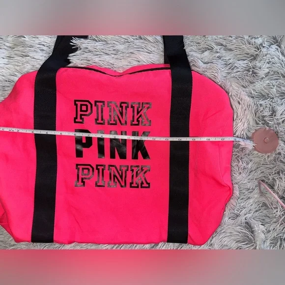 Victoria secret pink duffle bag - Picture 2 of 8